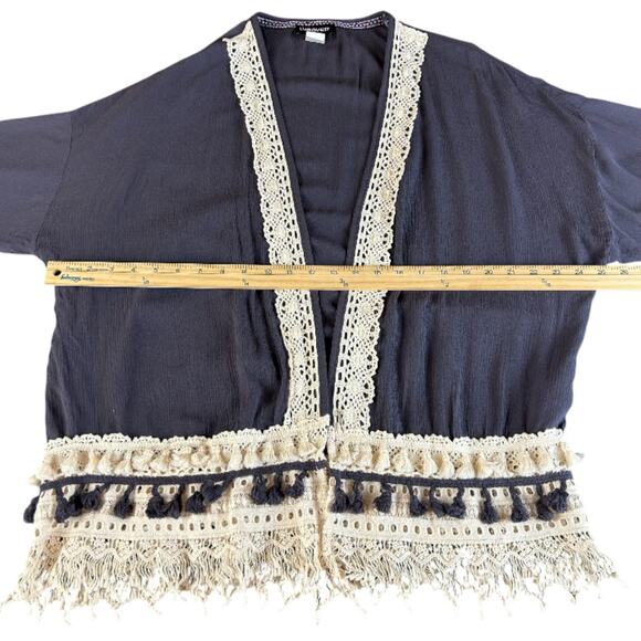 Weavers Open Front Cardigan Women Size S Gray Cream Fringe Crochet Boho Kimono - Picture 11 of 12